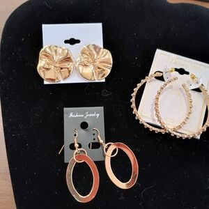 2 Pairs Of Gold Tone Jewelry Earrings Set